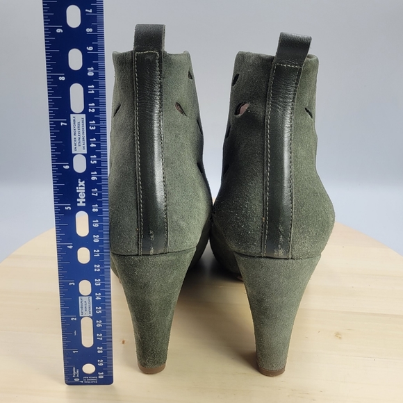 Surface to Air Perforated High Back Suede Platform Booties Womens Size EU 41 - Picture 4 of 15